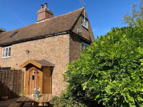 Beautiful 500 year old listed Kentish cottage